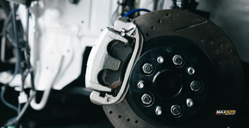 difference between hydraulic and electric brakes