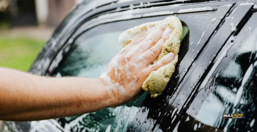how to clean tinted car windows