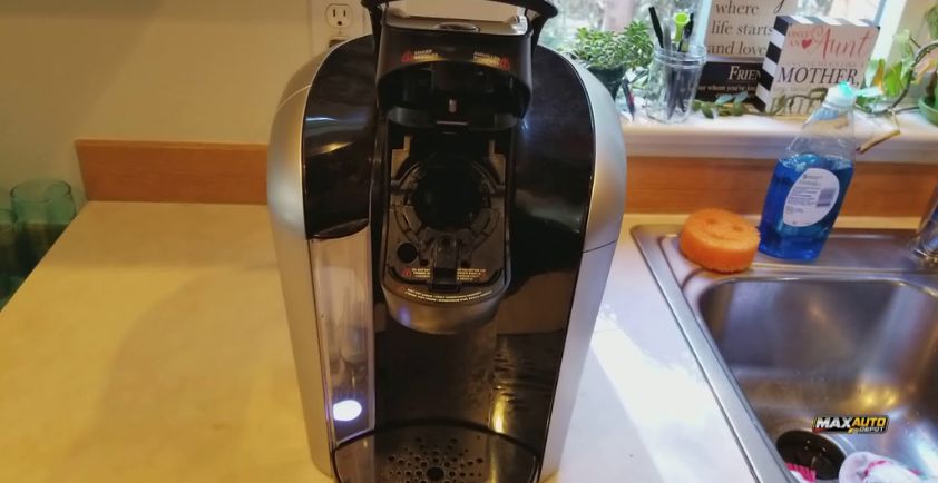 how to remove k cup holder