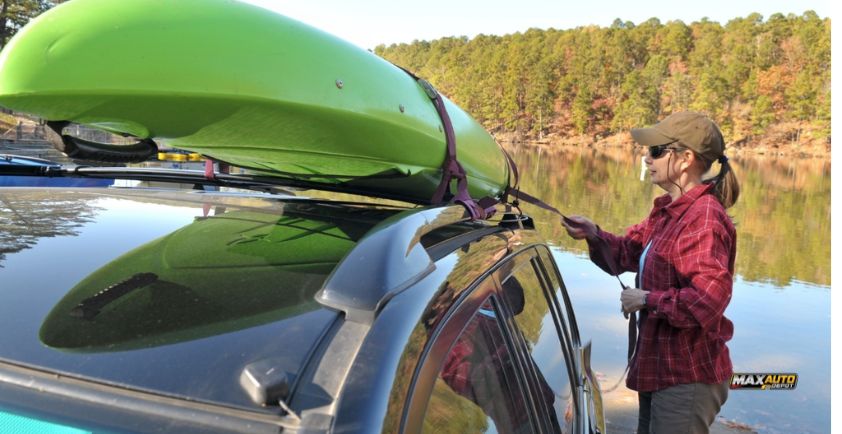 how to tie down 2 kayaks on roof rack