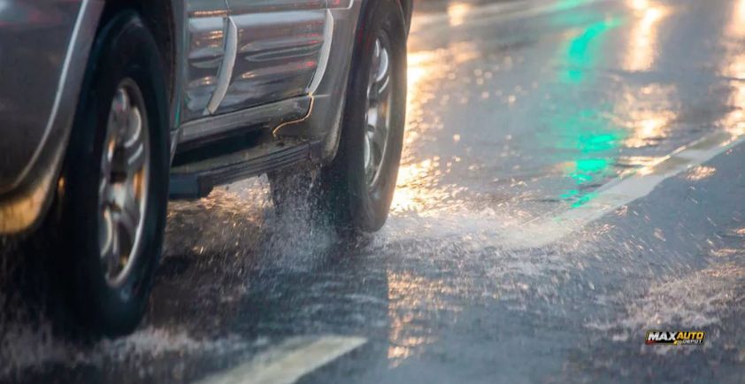 what is aquaplaning and how to prevent it