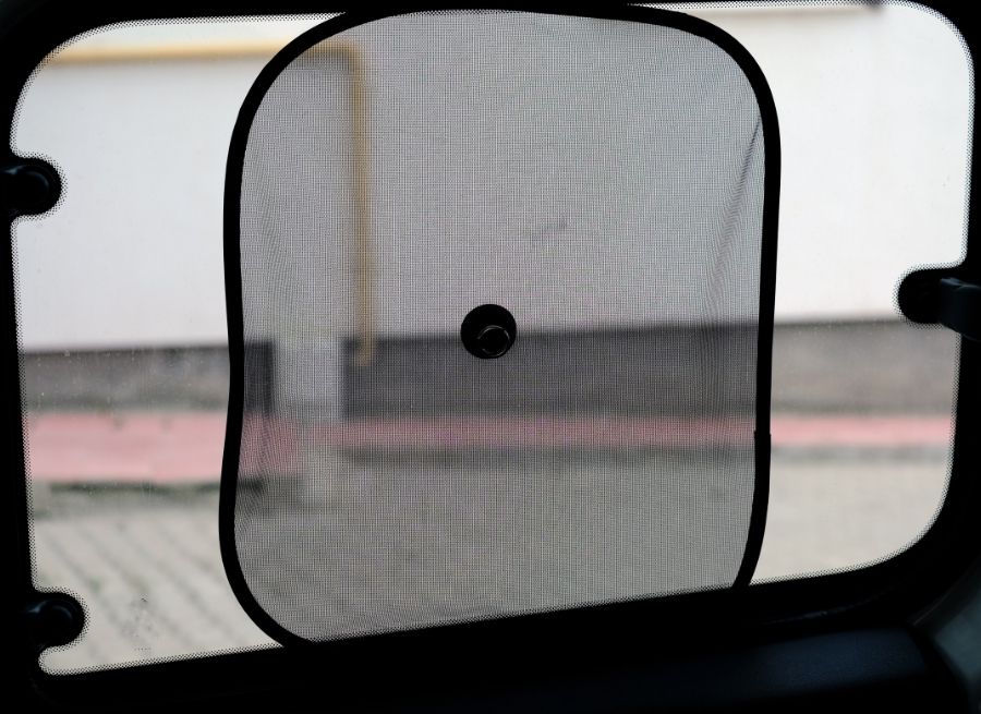 how to fix rear window sunshade on w220 mercedes